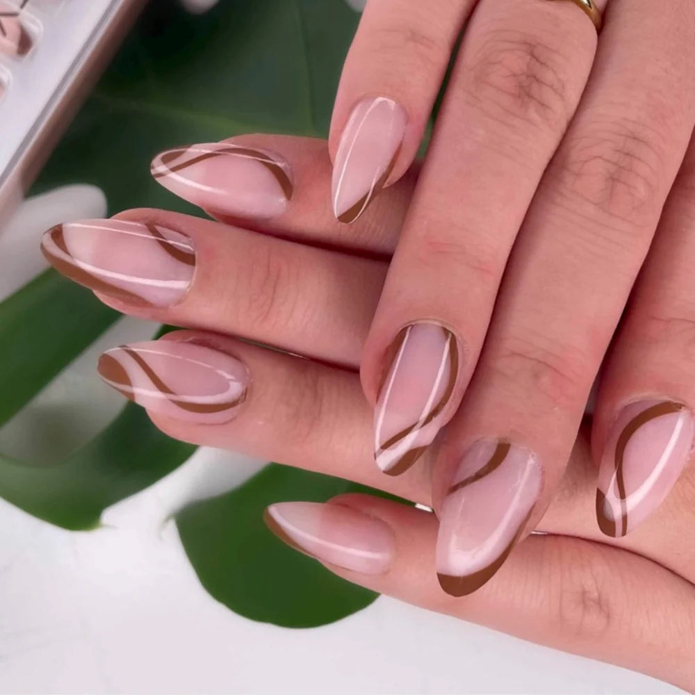 Sju naturliga nageldesigner för den minimalistiska manikyren